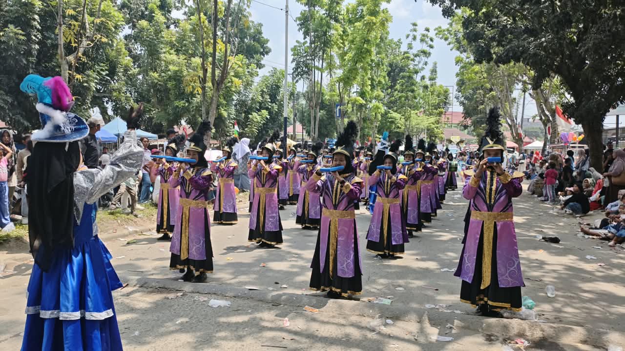 Pawai HUT RI ke 81 di kecamatan Pelepat Ilir