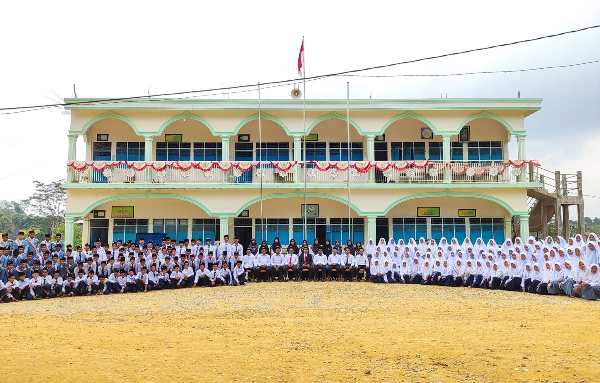 Tentang Pondok Pesantren
